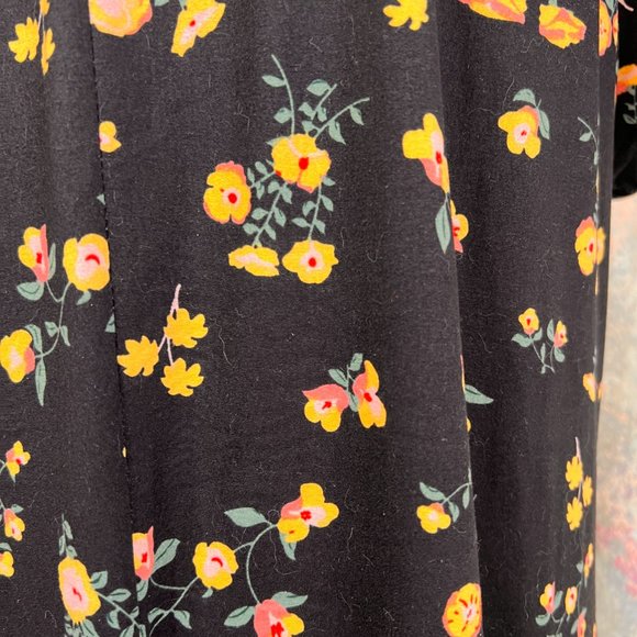 📌Lark + Grey Floral Short Sleeves Soft Flowing Fabric A-Line Dress with Pockets - Picture 10 of 16